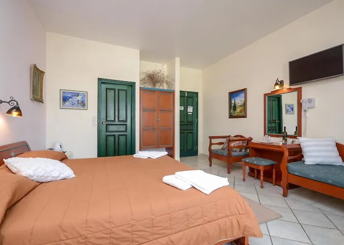 阿波罗酒店 2* Naxos City