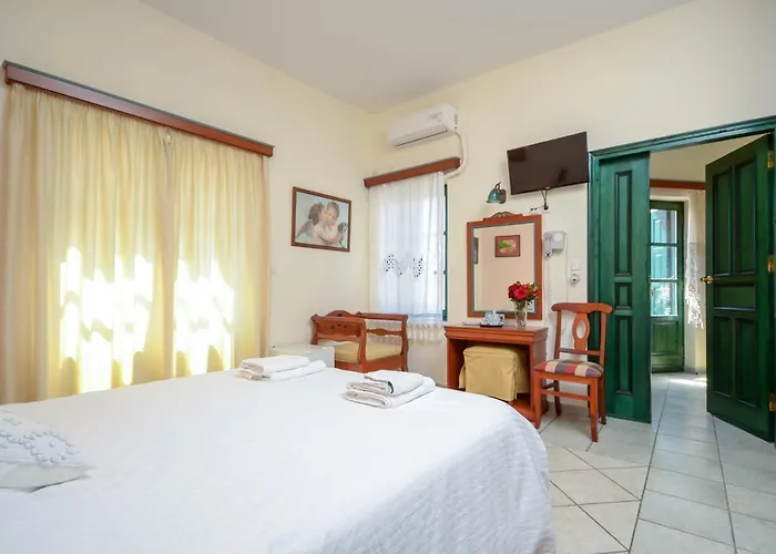 阿波罗酒店 2* Naxos City