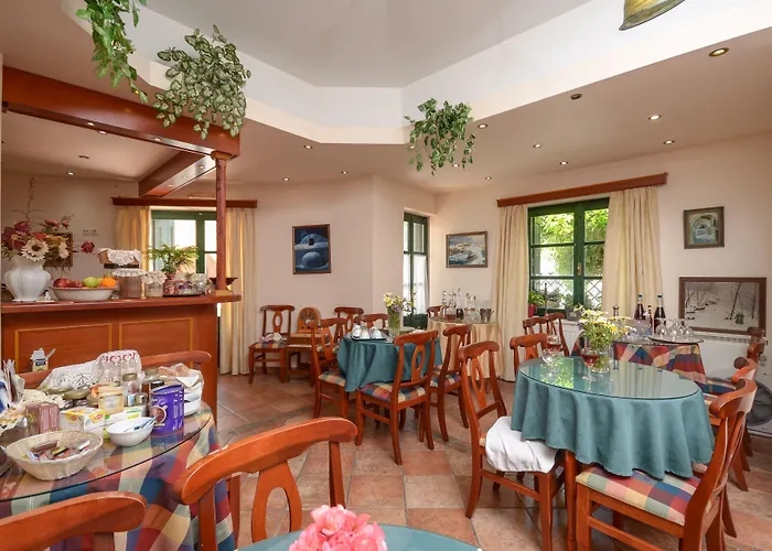 阿波罗酒店 Naxos City